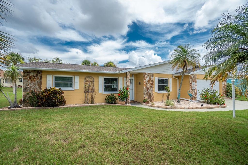 Photo of 1690 Elinor Place, Englewood, FL 34223 (MLS # D6143113)
