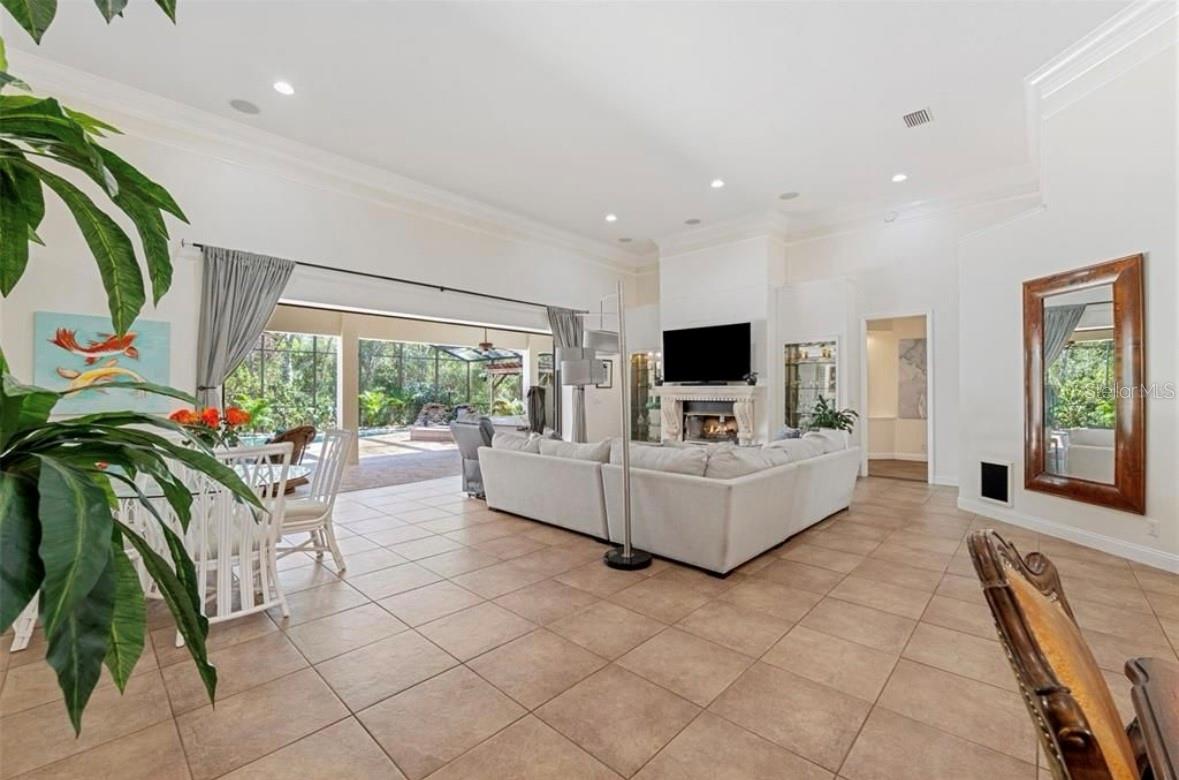 COUNTRY CREEK - Residential