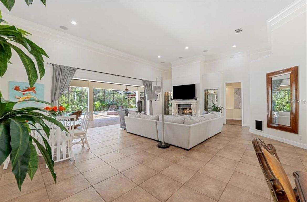 COUNTRY CREEK - Residential