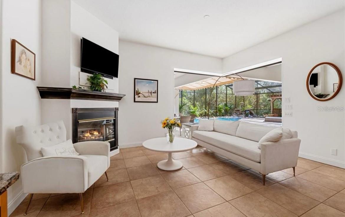 COUNTRY CREEK - Residential