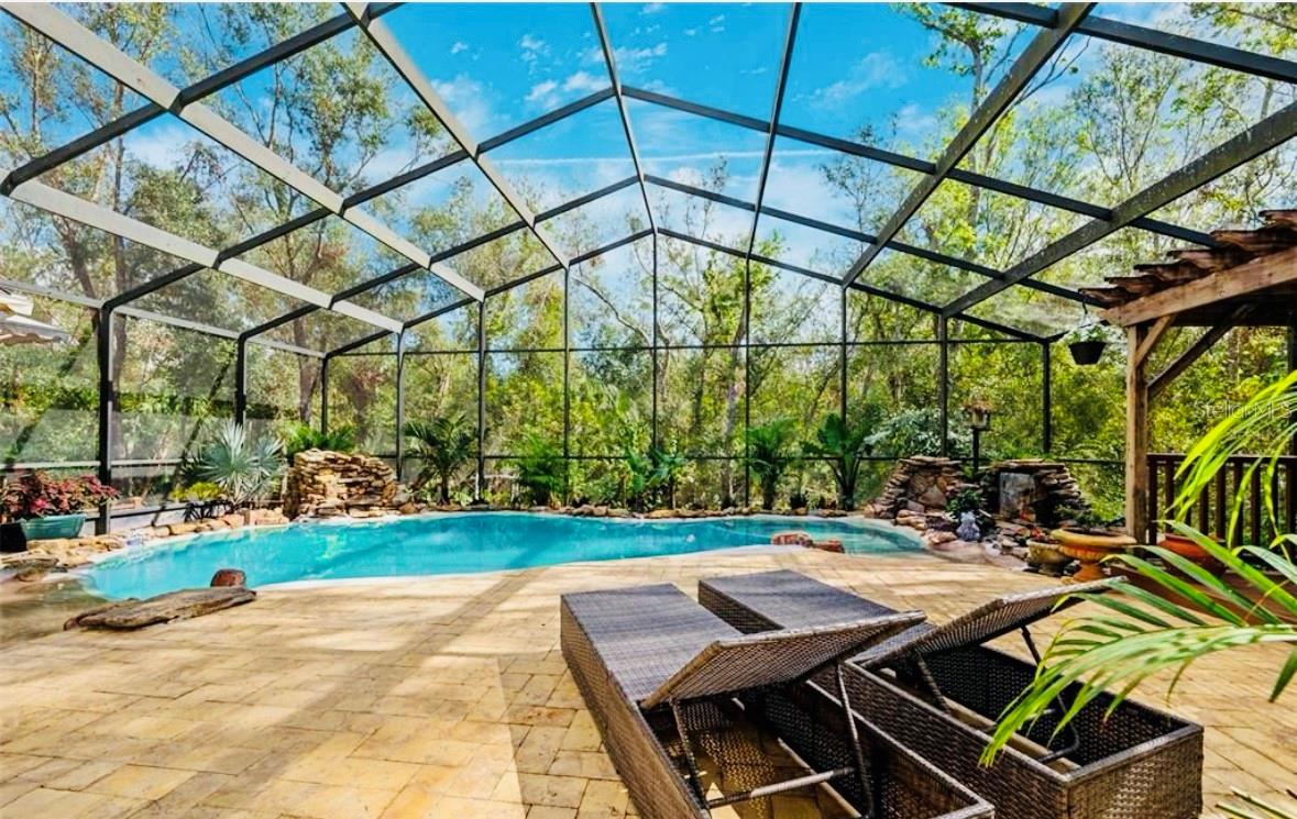 COUNTRY CREEK - Residential