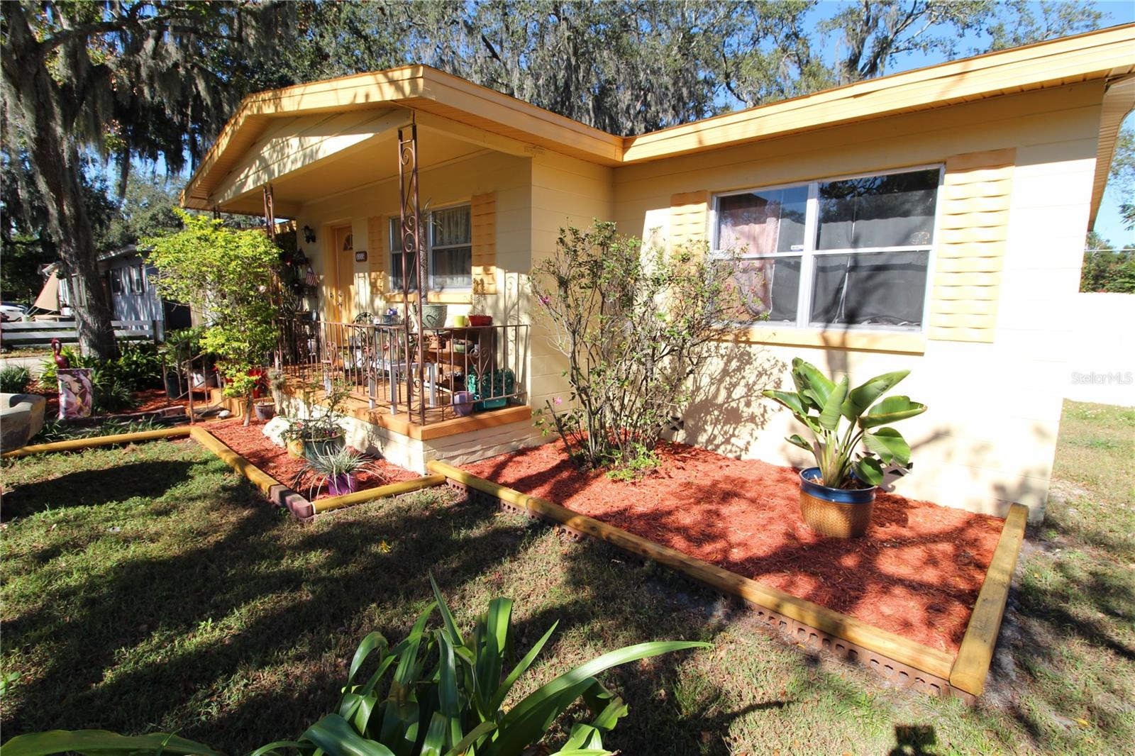 QUEEN ACRES - Residential