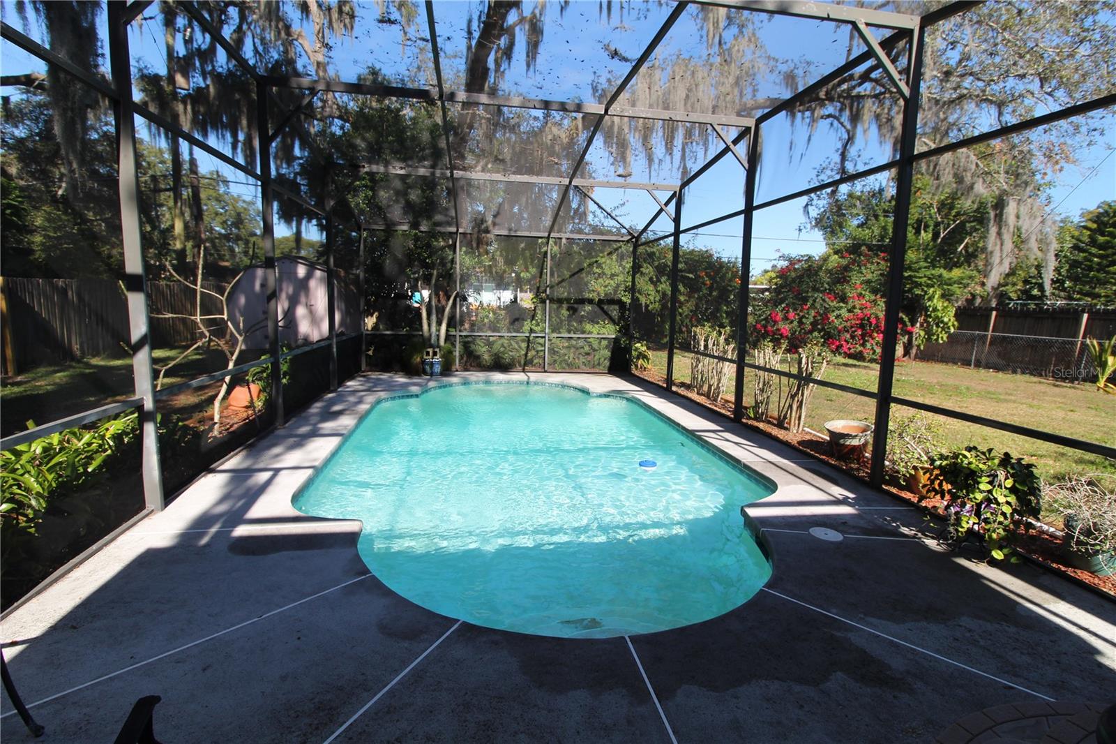 QUEEN ACRES - Residential