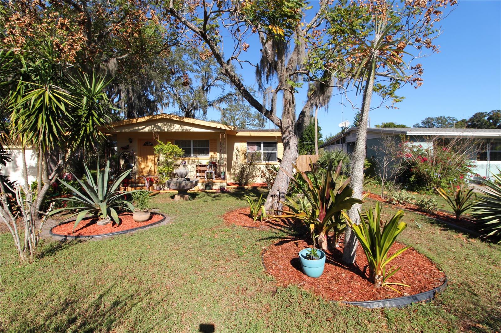 QUEEN ACRES - Residential