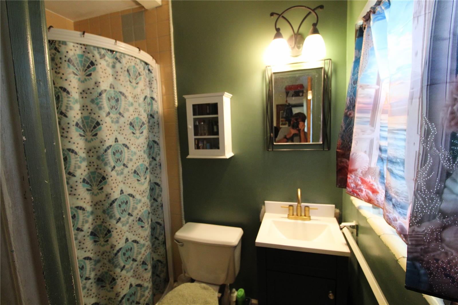 QUEEN ACRES - Residential