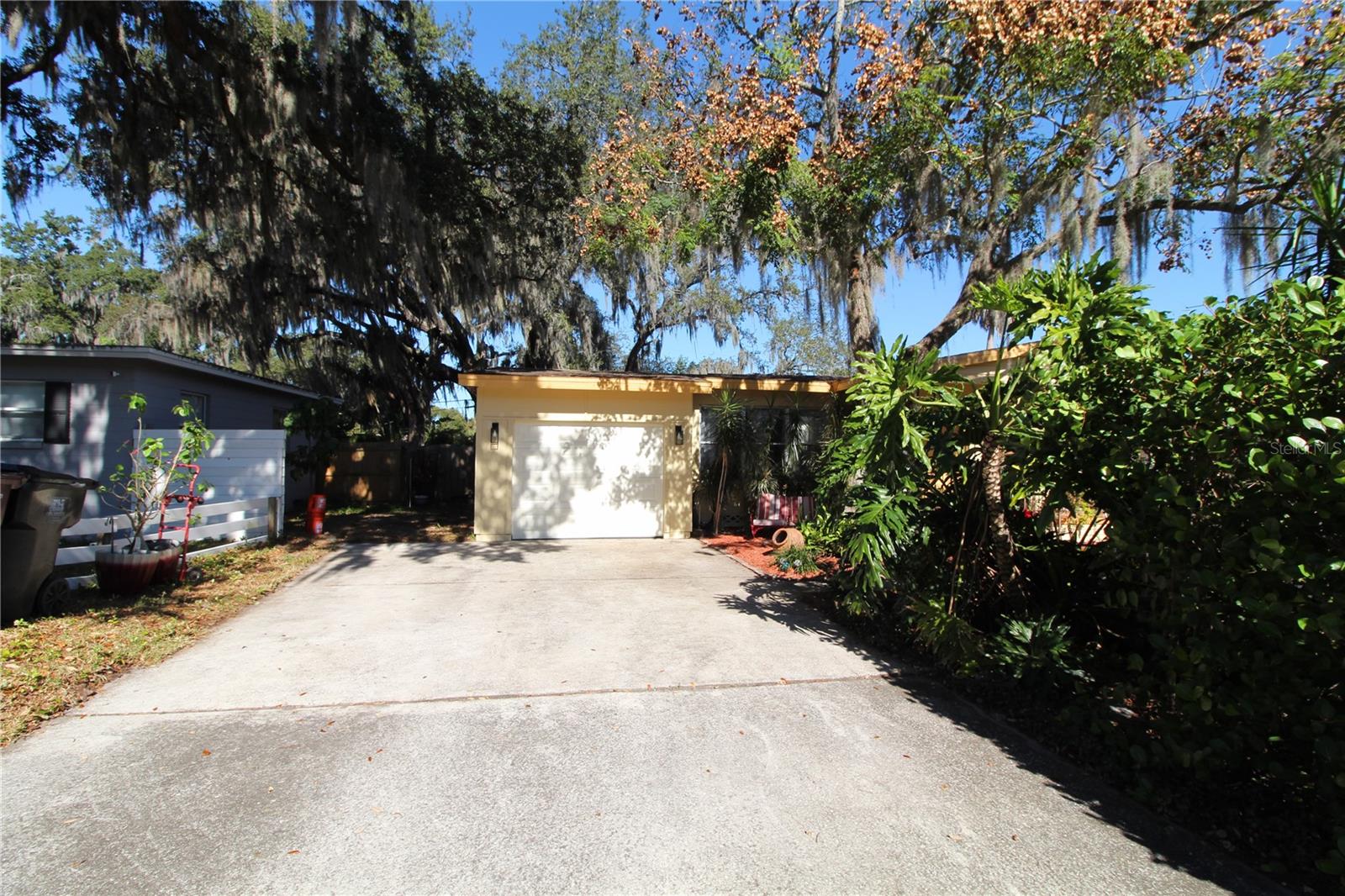 QUEEN ACRES - Residential