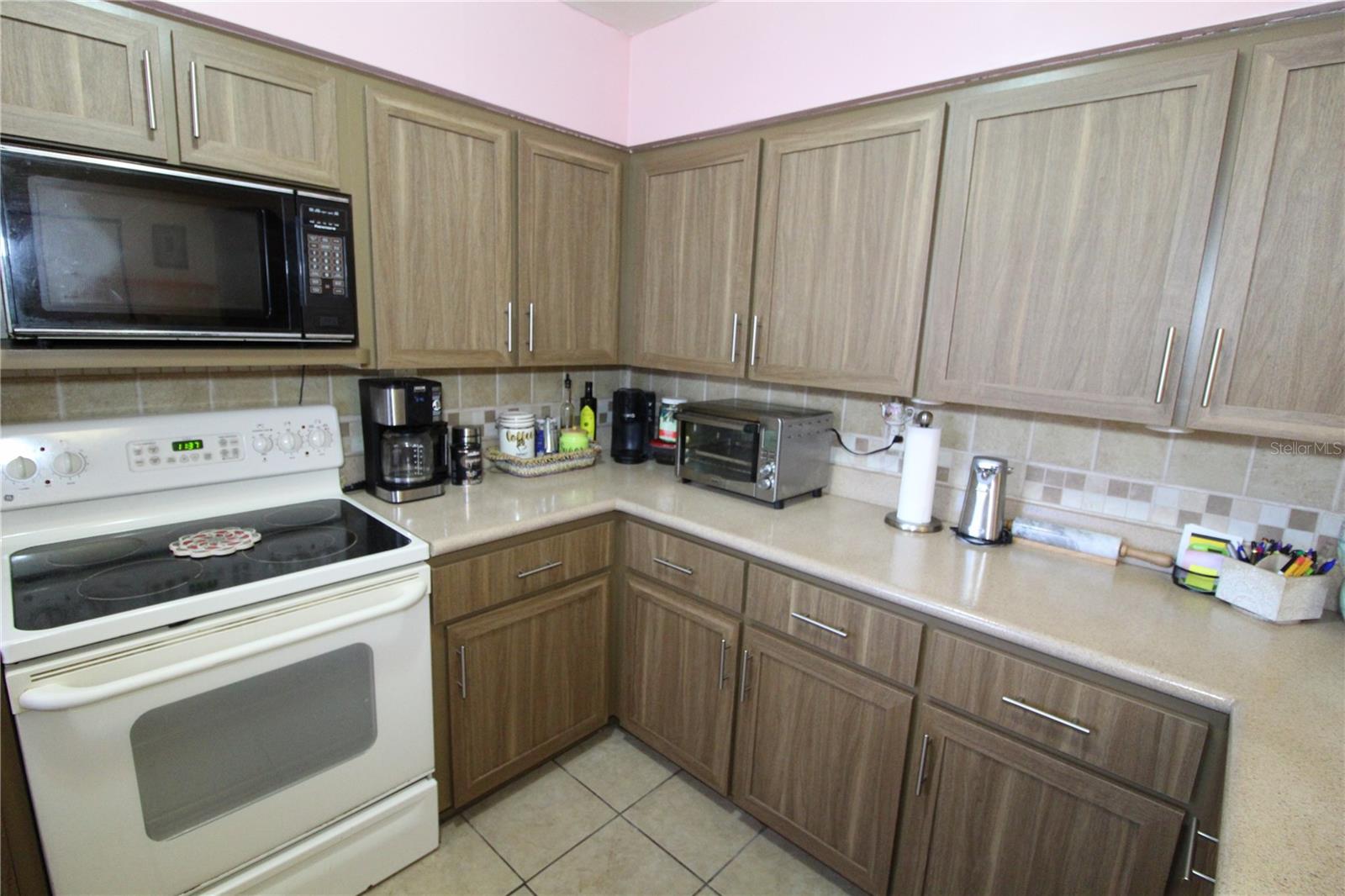 QUEEN ACRES - Residential