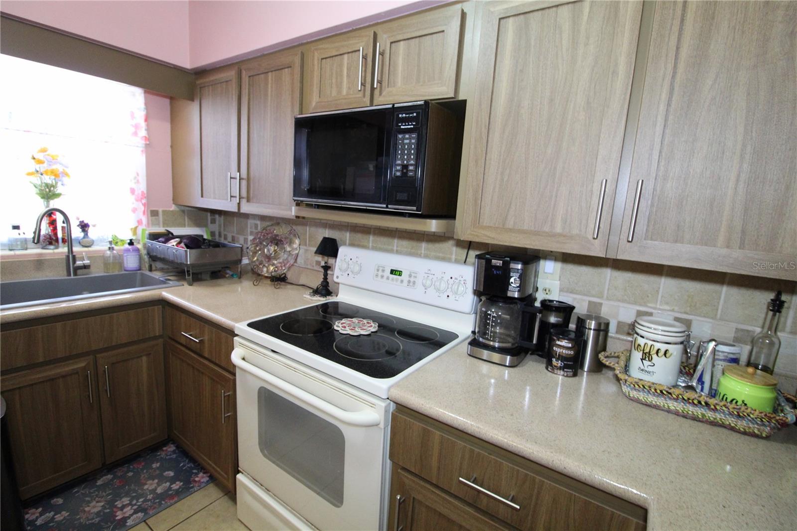 QUEEN ACRES - Residential