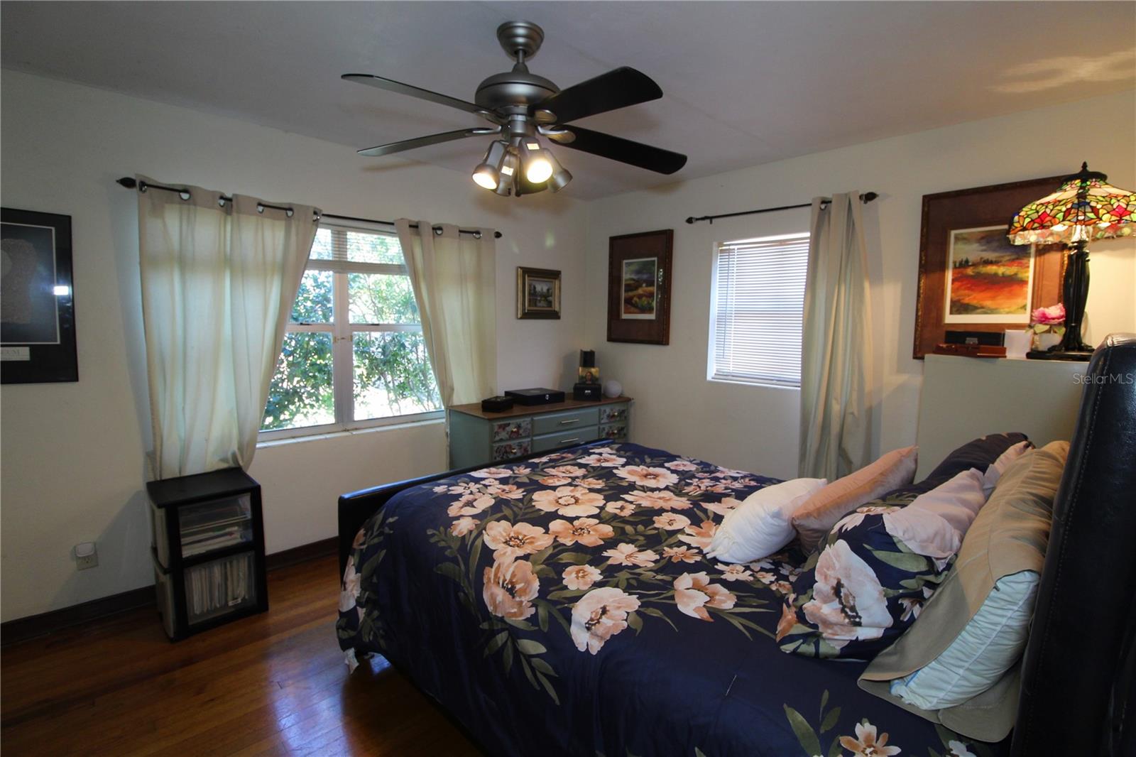 QUEEN ACRES - Residential