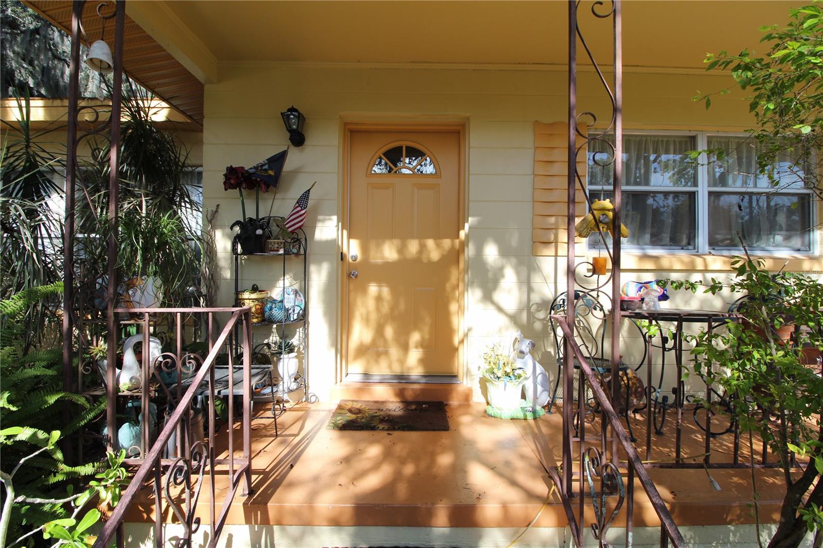 QUEEN ACRES - Residential