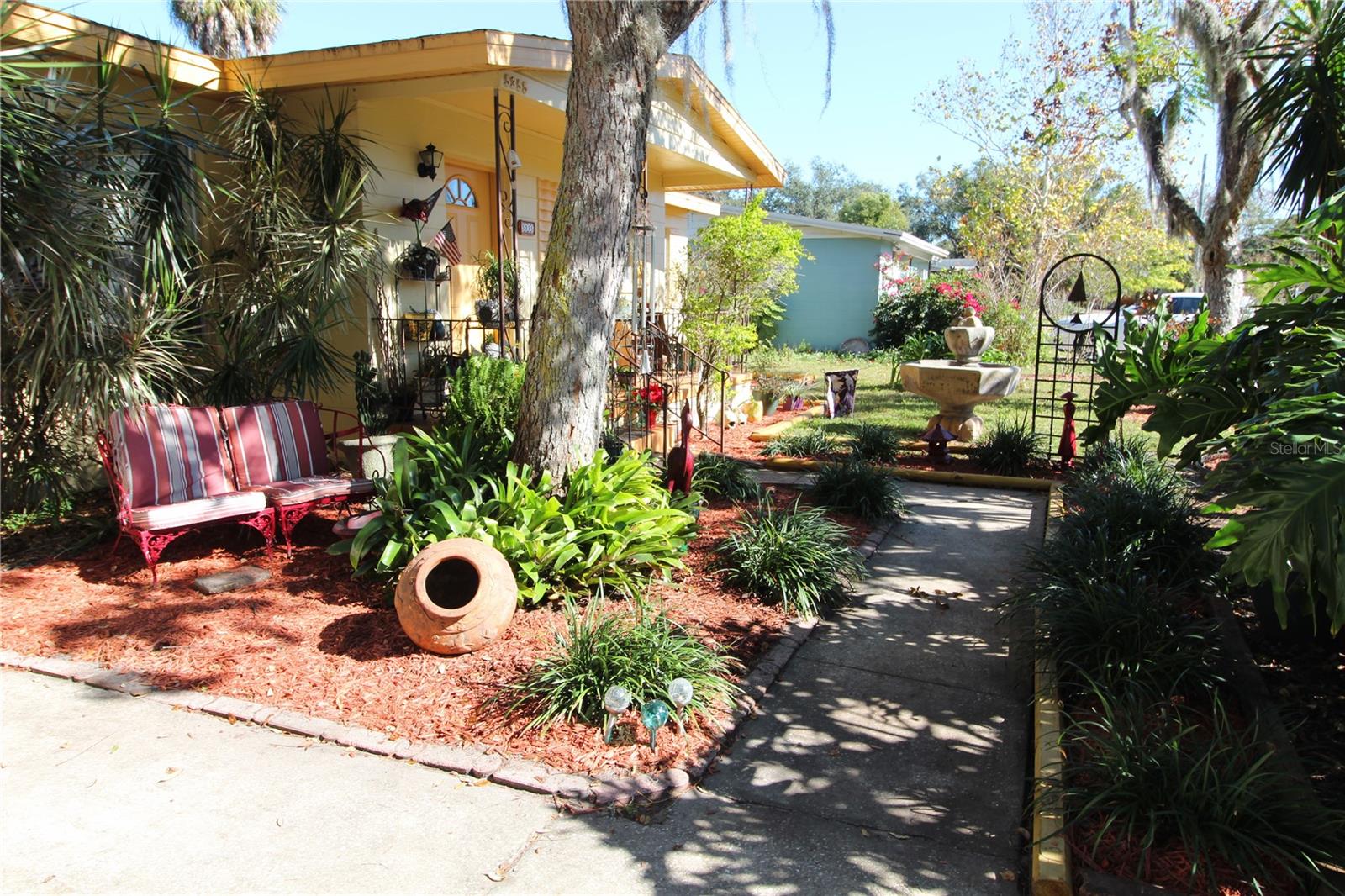 QUEEN ACRES - Residential