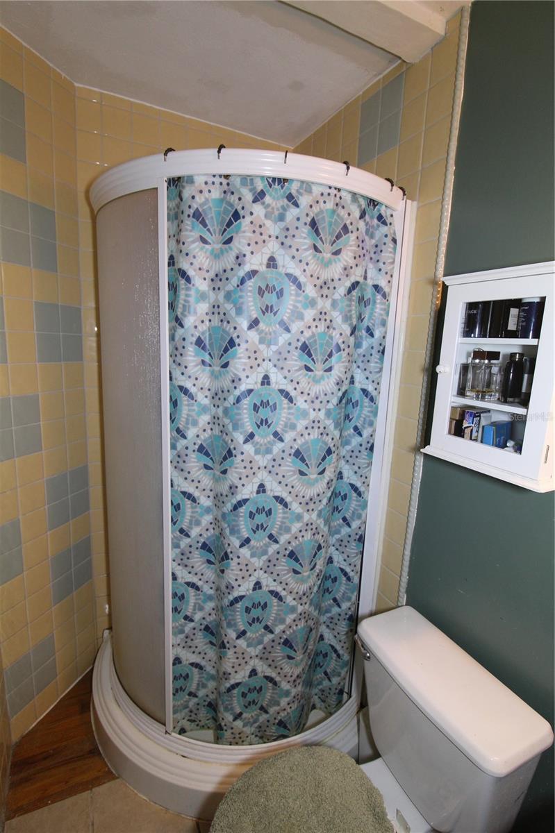 QUEEN ACRES - Residential