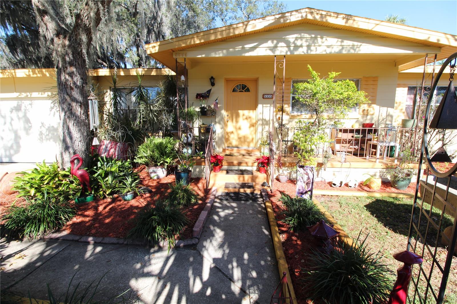 QUEEN ACRES - Residential