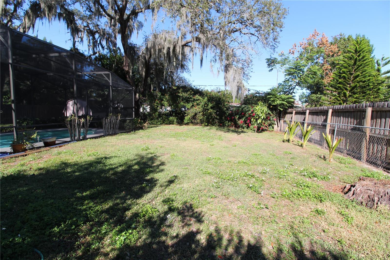 QUEEN ACRES - Residential