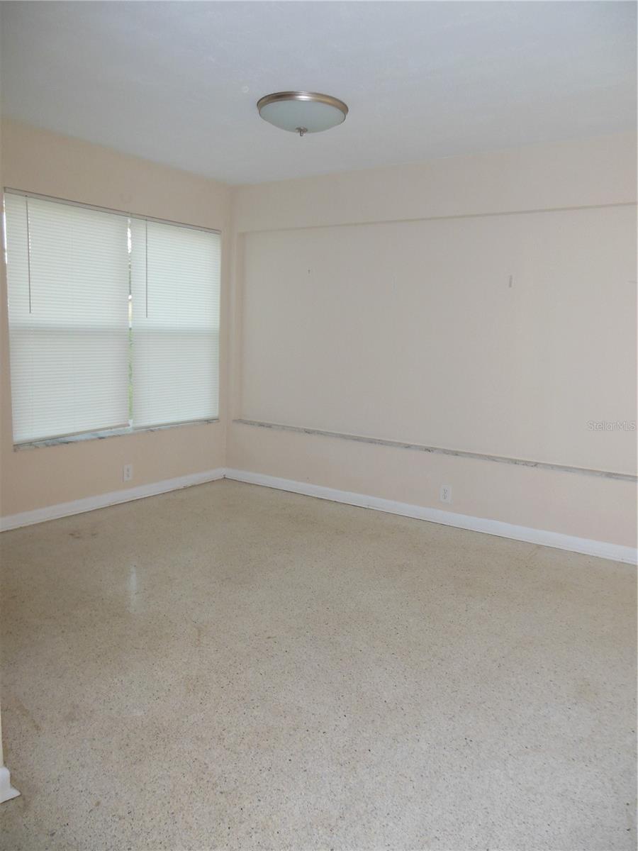 DELTONA LAKES UN 11 - Residential Lease