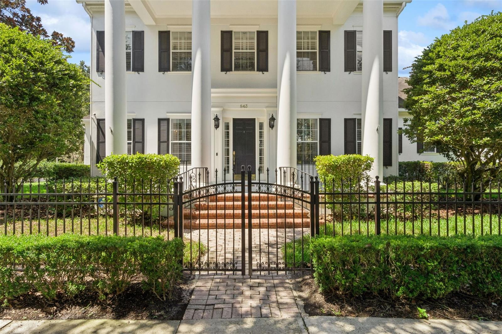 843 OAK SHADOWS ROAD