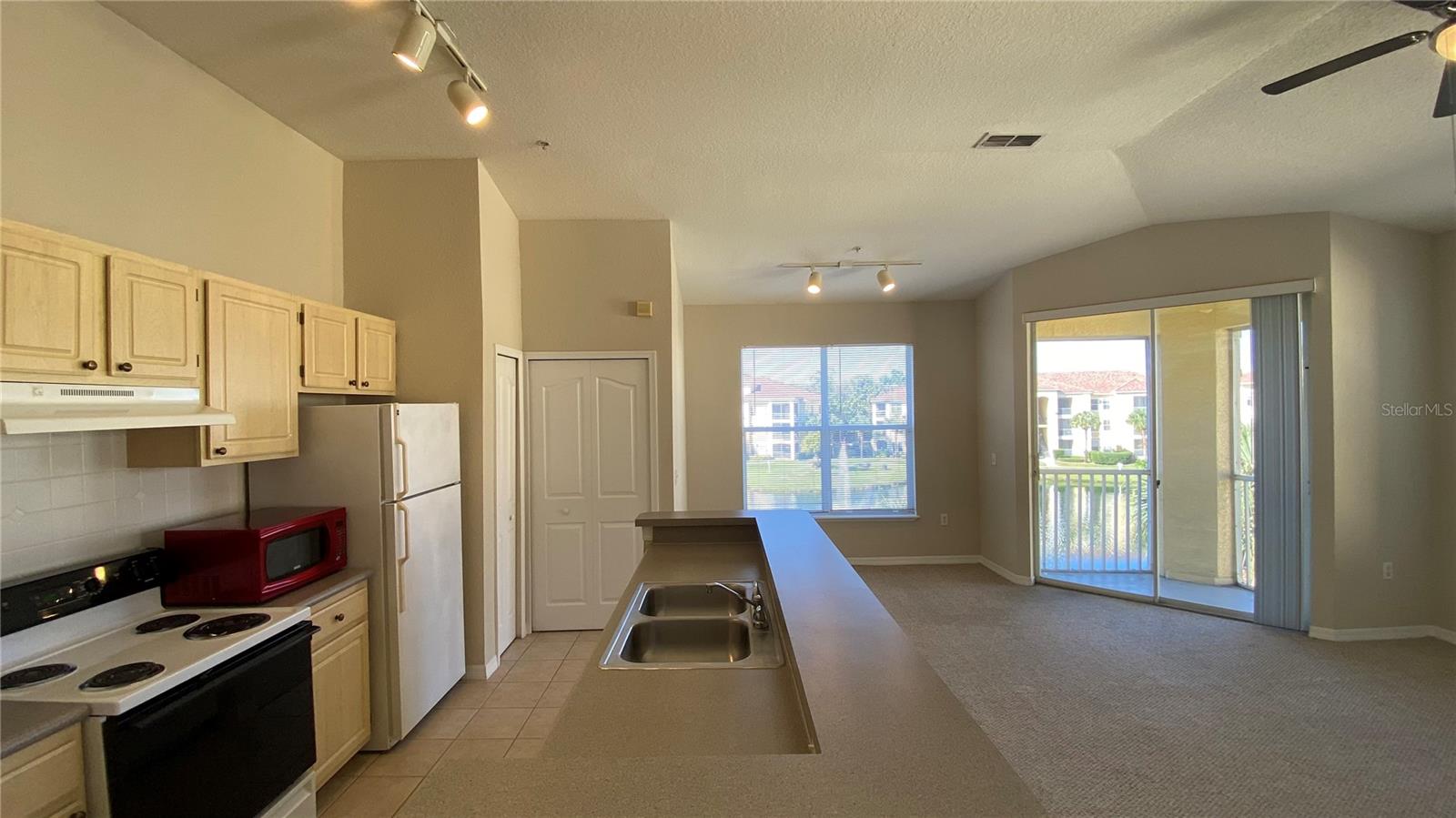 VISCONTI WEST - Residential Lease