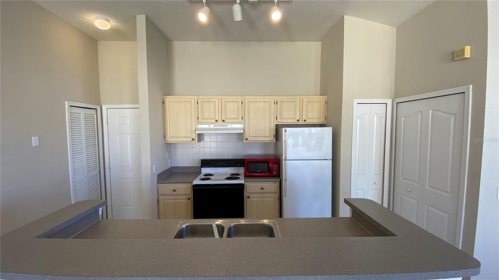 VISCONTI WEST - Residential Lease