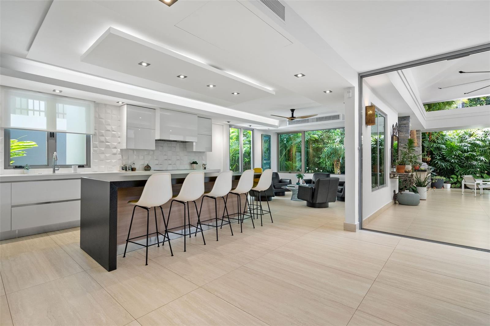 PASEO SAN JUAN - Residential