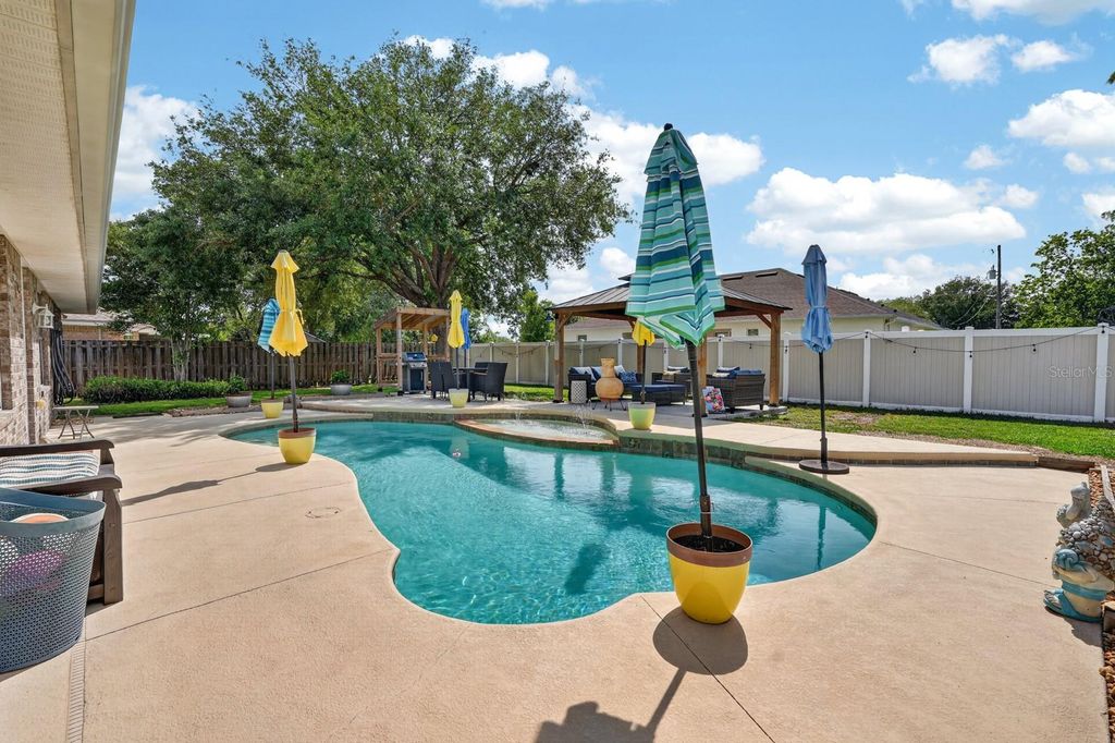 Photo of 27 Lyndenhurst Lane, Palm Coast, FL 32137 (MLS # FC317907)