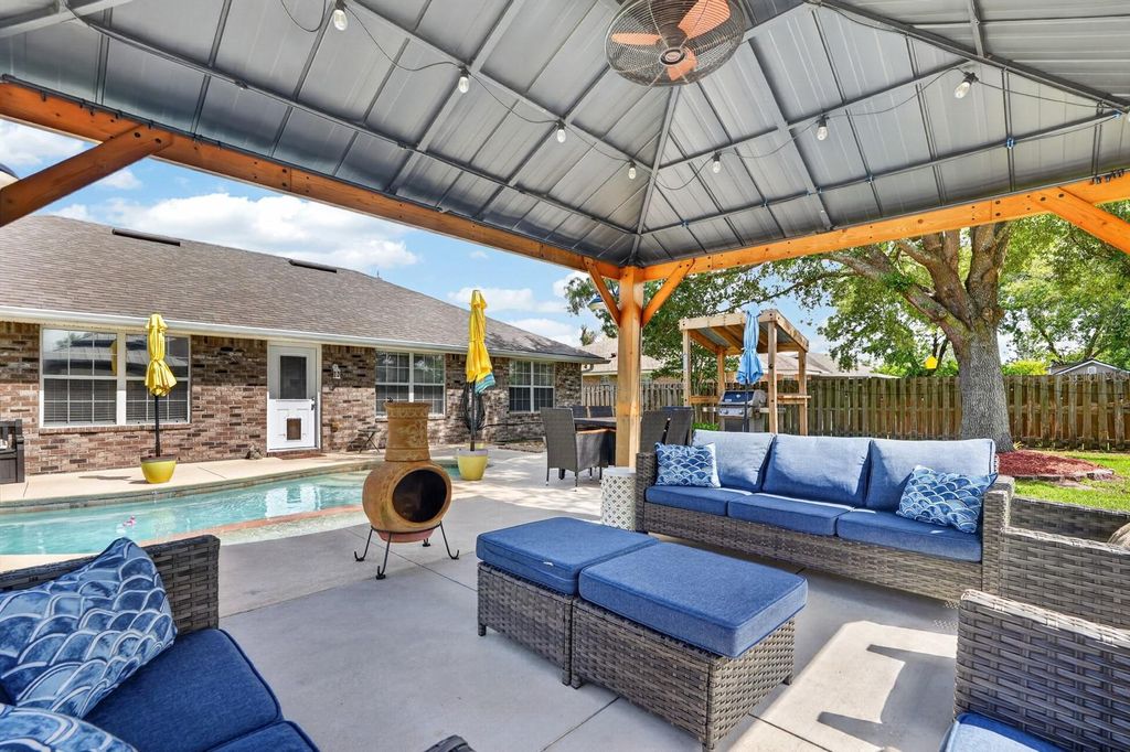 Photo of 27 Lyndenhurst Lane, Palm Coast, FL 32137 (MLS # FC317907)