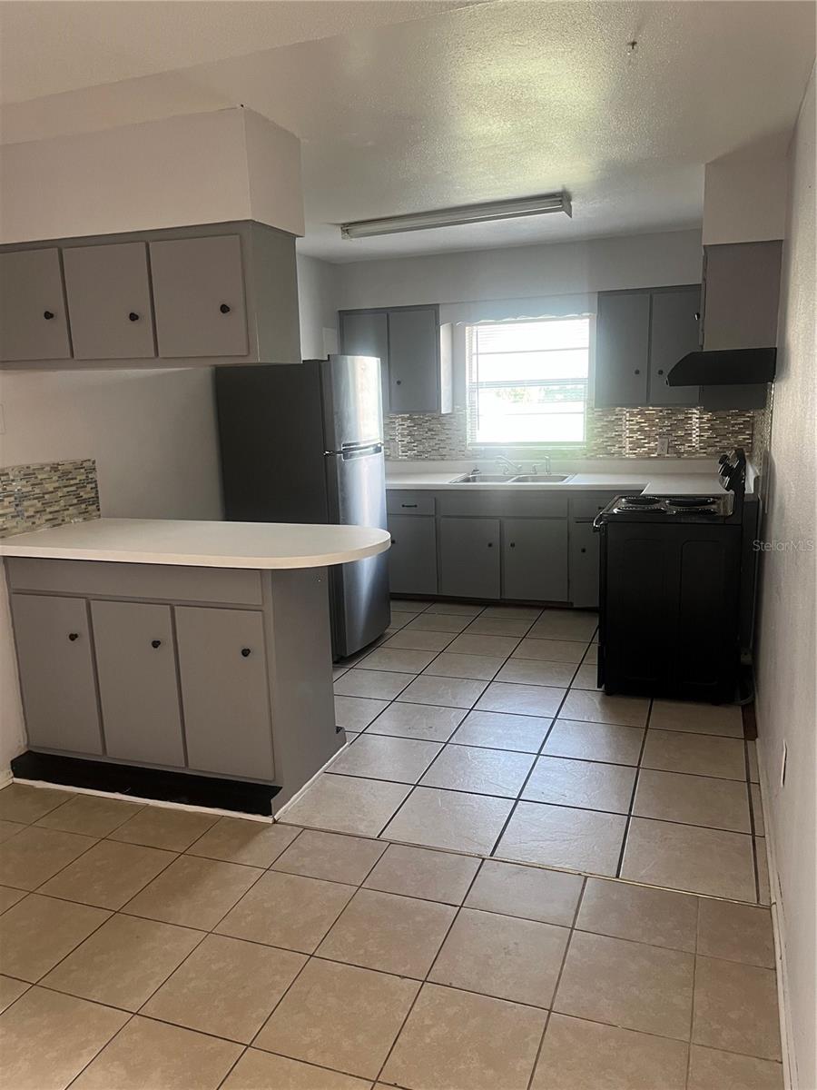 LAKE WALES LAND CO SUB - Residential Lease