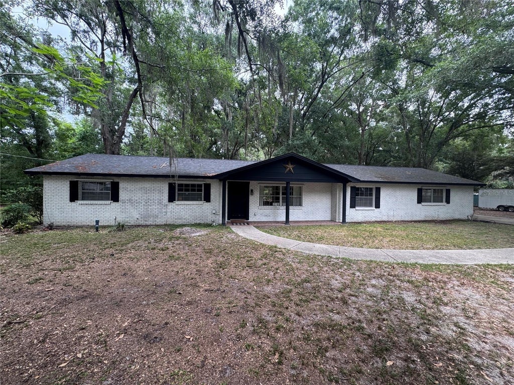 Photo of 1444 Chesapeake Drive, Odessa, FL 33556 (MLS # J1001690)