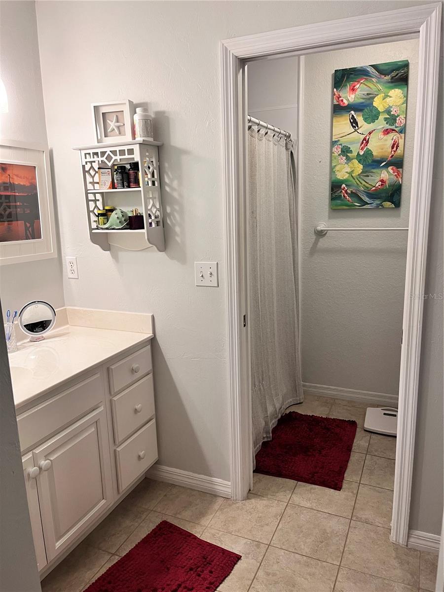 OCEAN CONDO PH III - Residential Lease