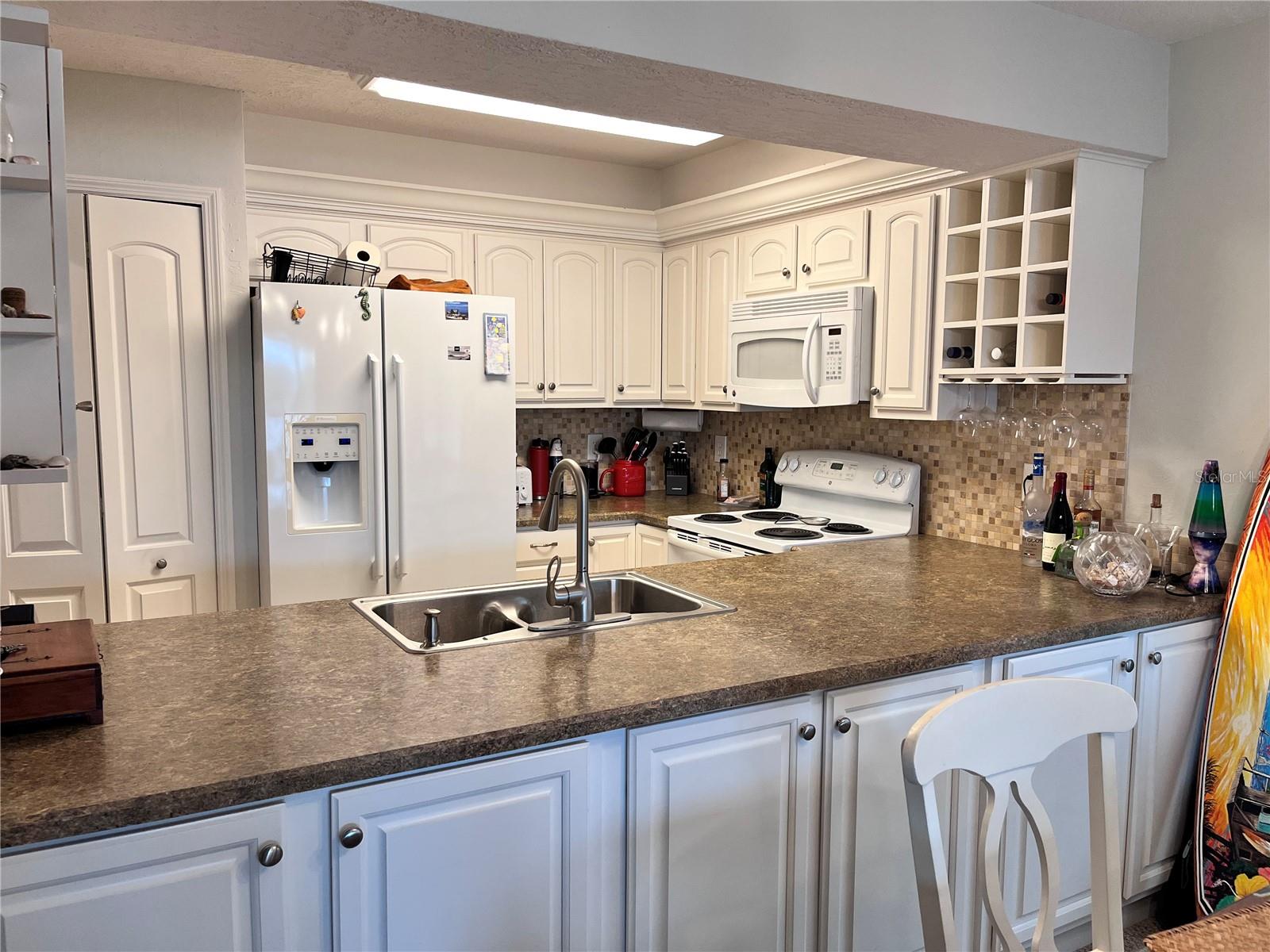 OCEAN CONDO PH III - Residential Lease