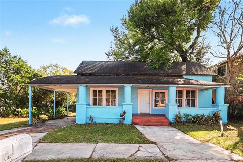 Photo of 605 Gilmore Avenue, Lakeland, FL 33801 (MLS # O6390795)