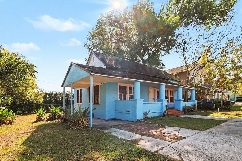 Photo of 605 Gilmore Avenue, Lakeland, FL 33801 (MLS # O6390795)