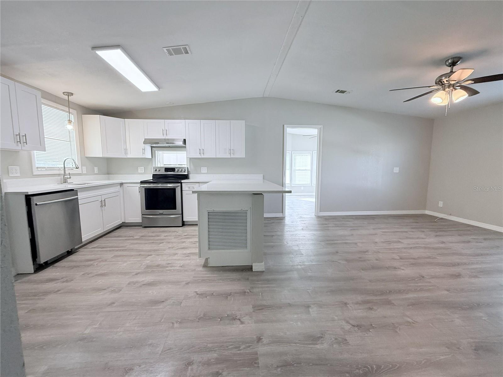 SANDALWOOD MOBILE HOME - Residential