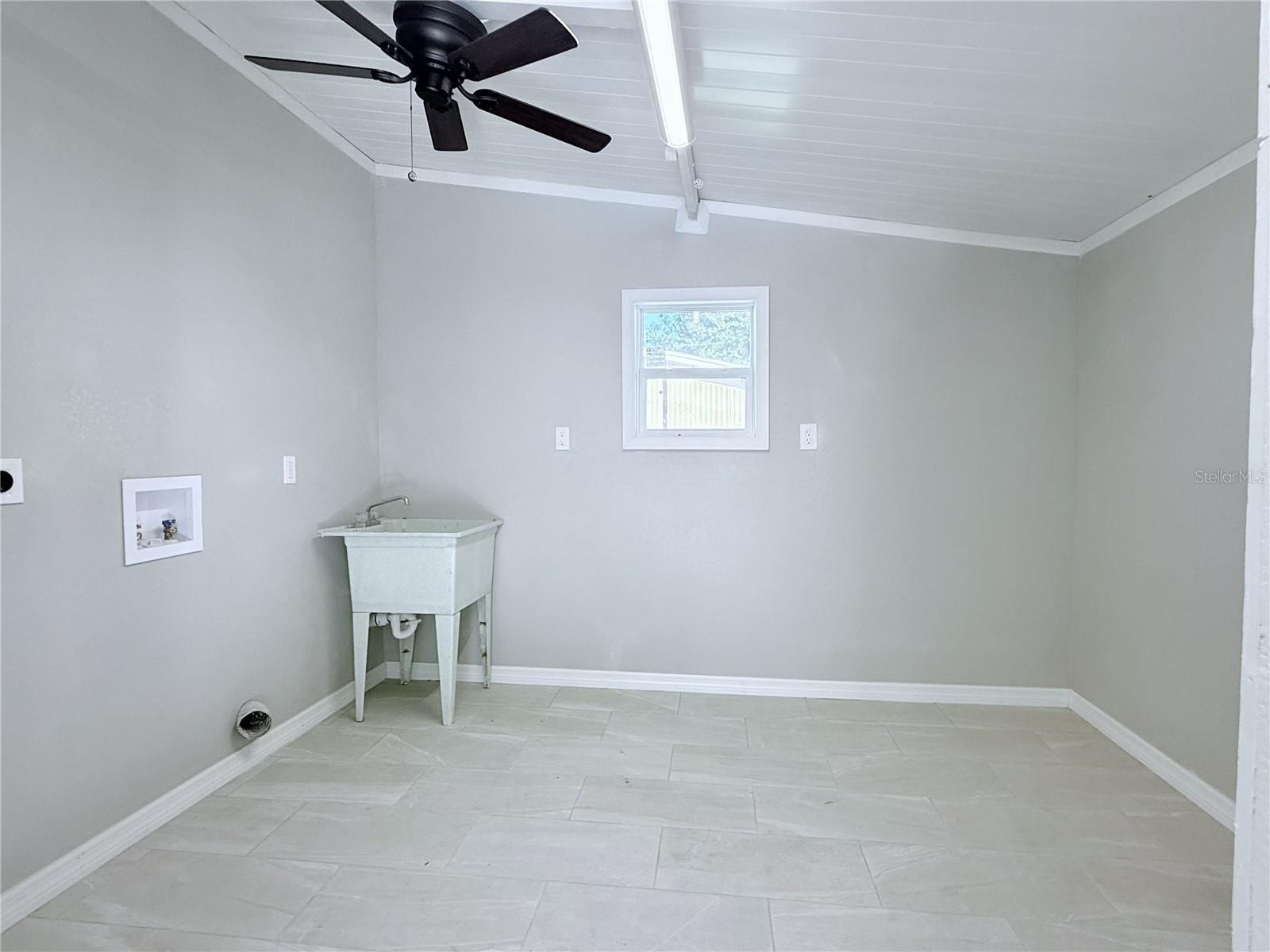 SANDALWOOD MOBILE HOME - Residential