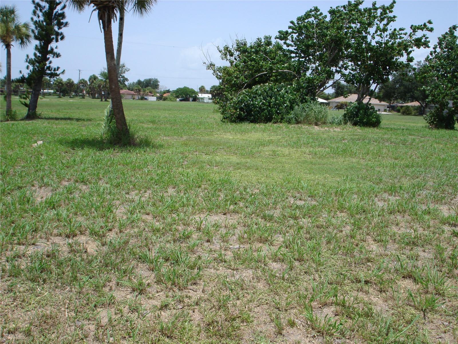 2301 S TAMIAMI TRAIL