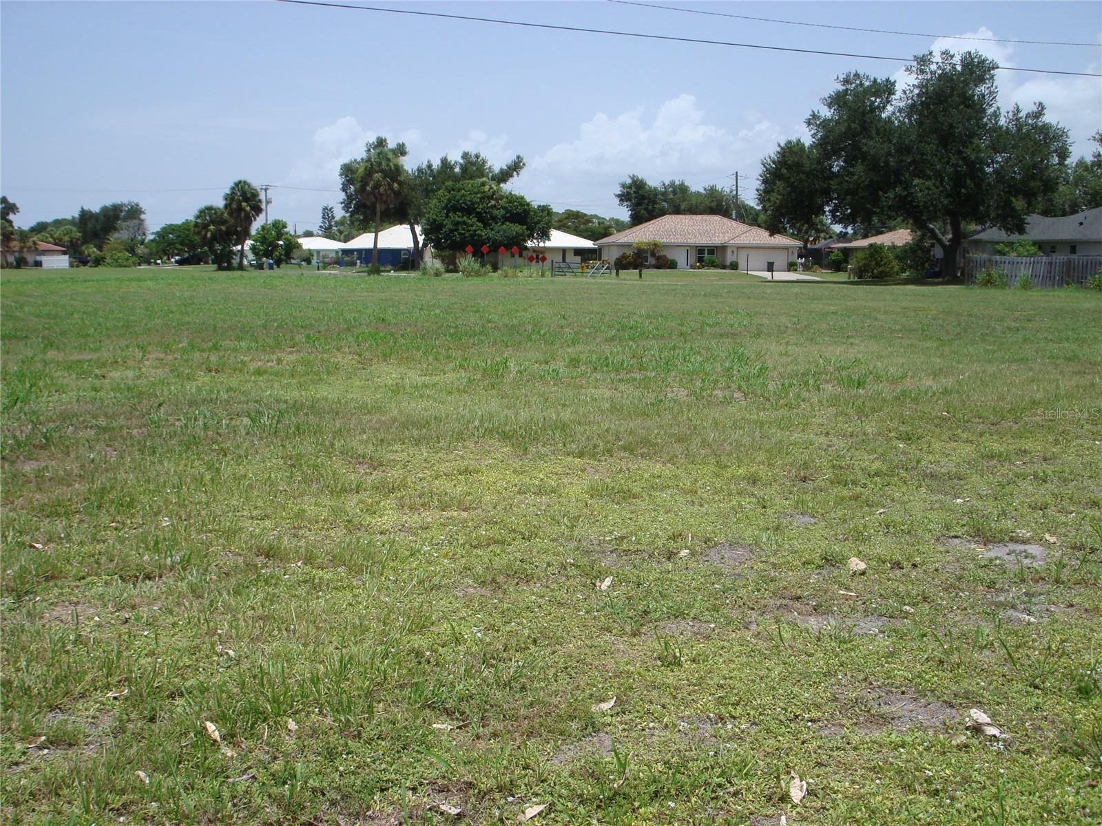 2301 S TAMIAMI TRAIL