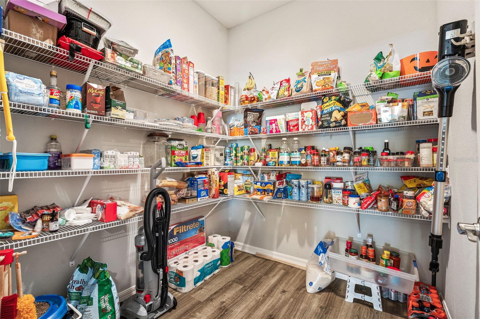 BRIDGEPORT LAKES PH THREE - Residential