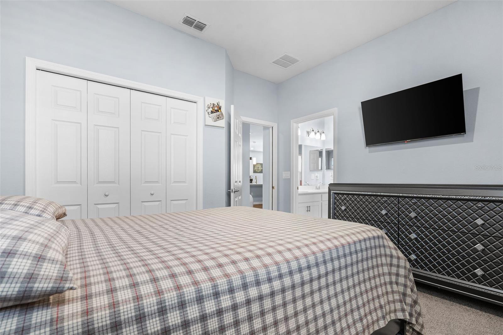 BRIDGEPORT LAKES PH THREE - Residential