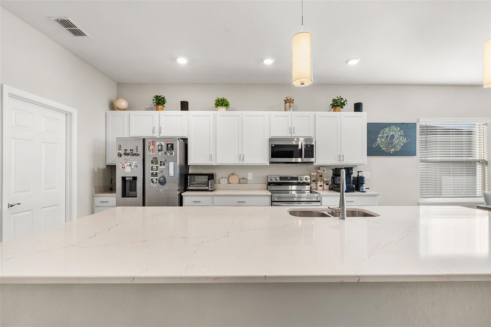 BRIDGEPORT LAKES PH THREE - Residential