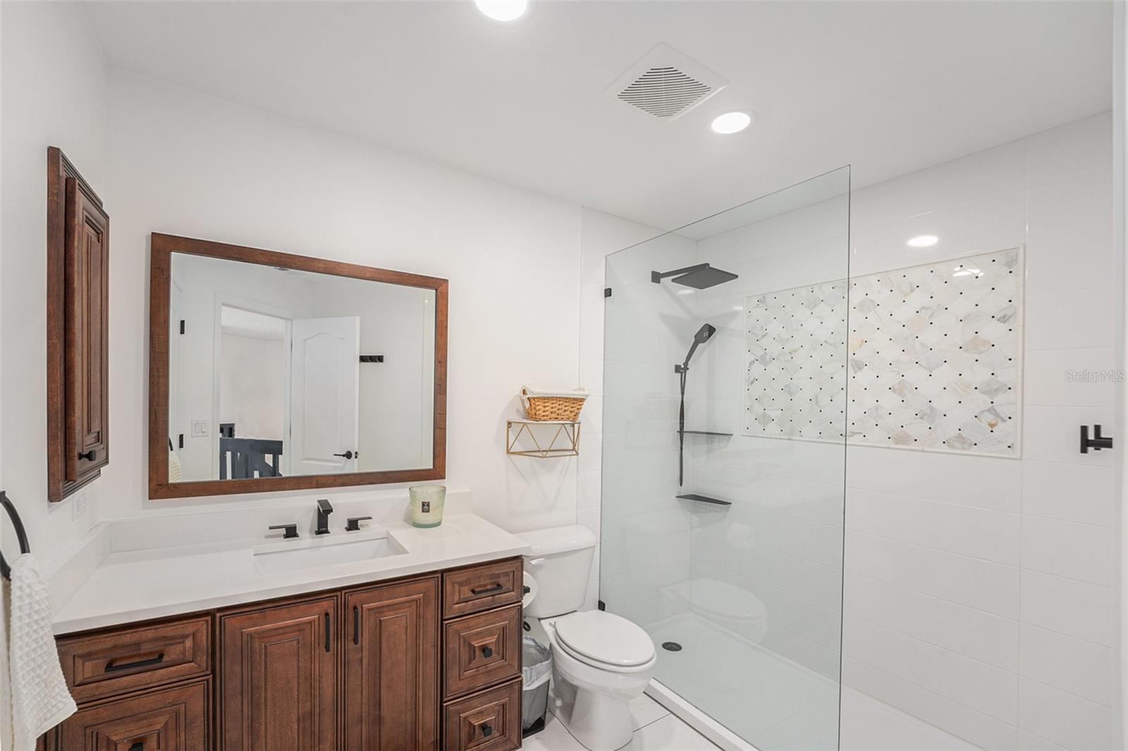 FIELDSTONE VILLAGE AT WOODFIELD - Residential