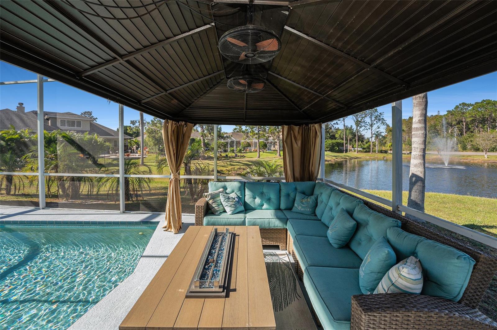 FIELDSTONE VILLAGE AT WOODFIELD - Residential