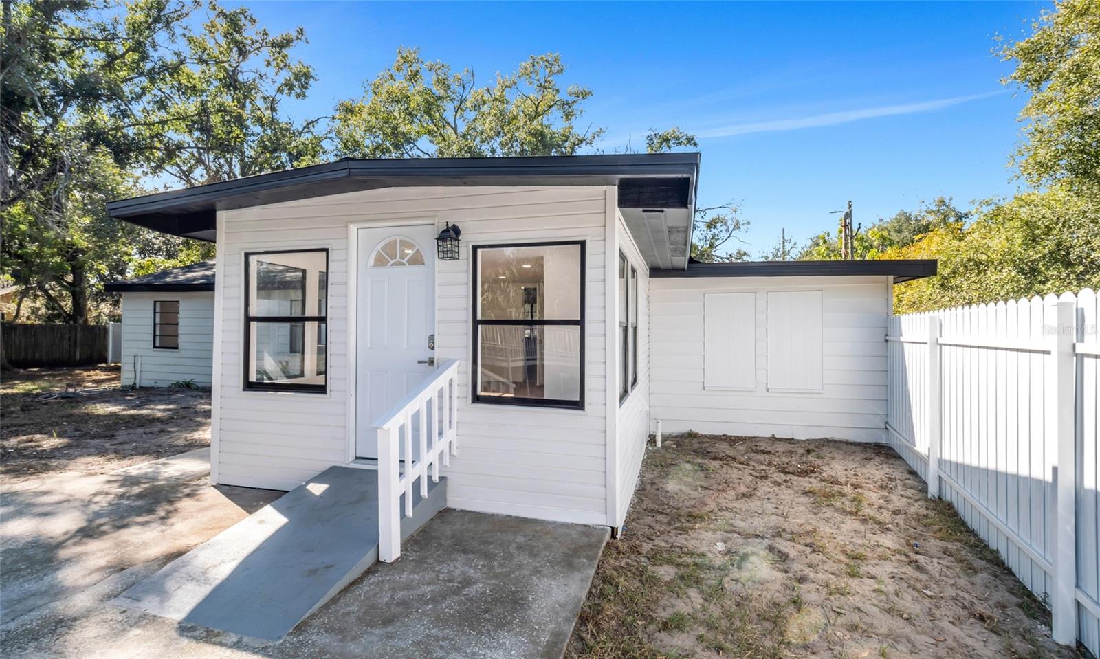 GIBSONS ALAFIA RIVER ESTATES - Residential