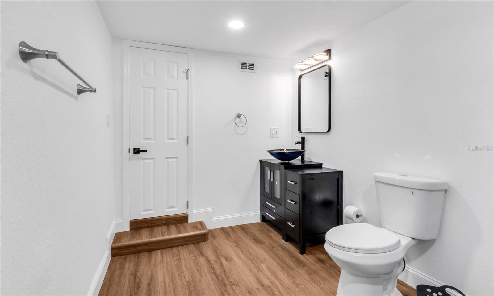 GIBSONS ALAFIA RIVER ESTATES - Residential