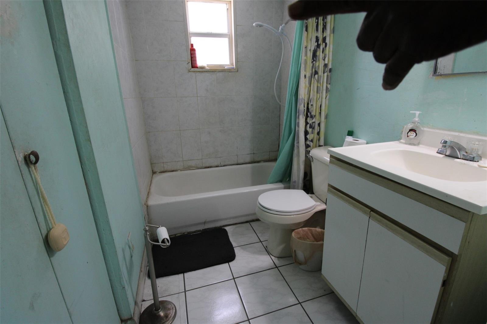 ROBLES HEIGHTS - Residential