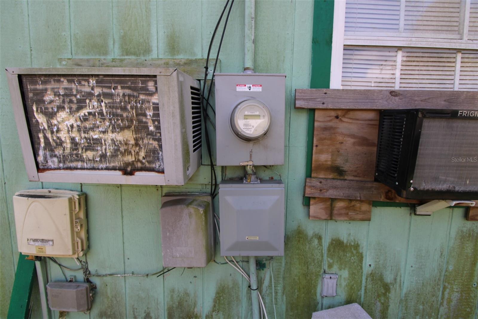 ROBLES HEIGHTS - Residential