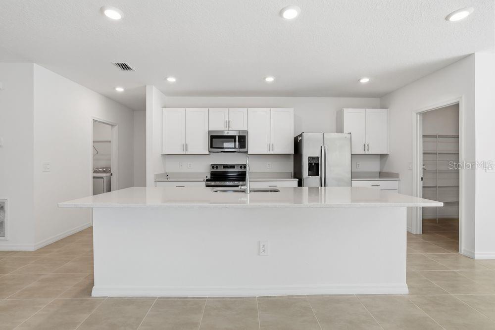 13673 TROPICAL BREEZE WAY