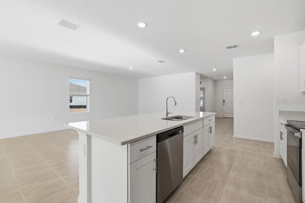 13673 TROPICAL BREEZE WAY