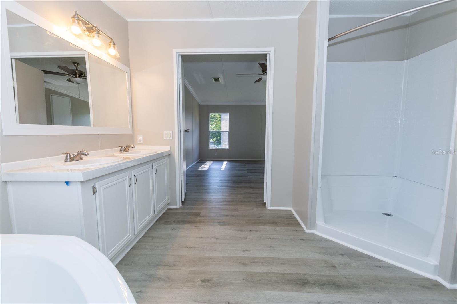 MOON LAKE ESTATES - Residential