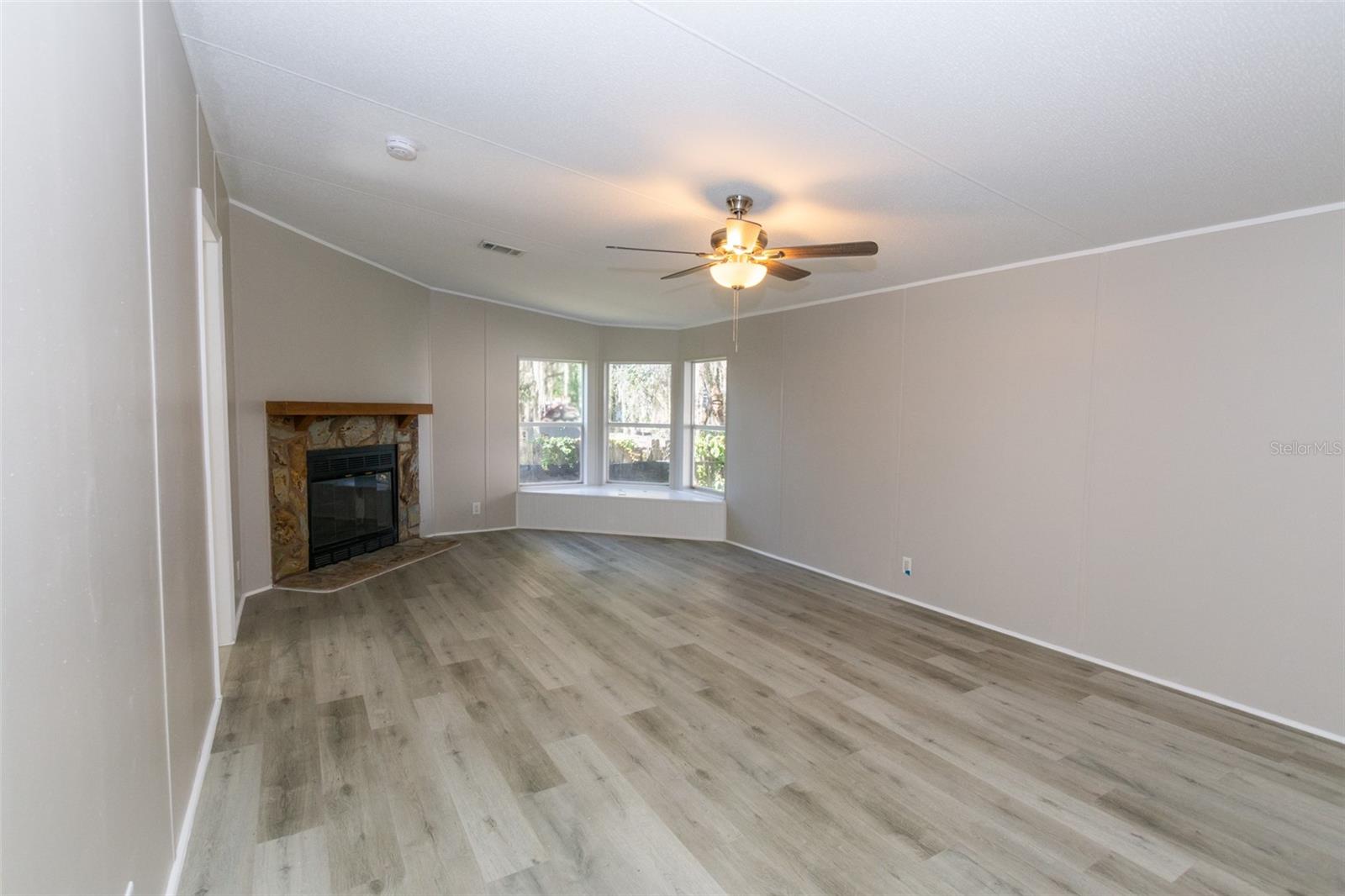 MOON LAKE ESTATES - Residential