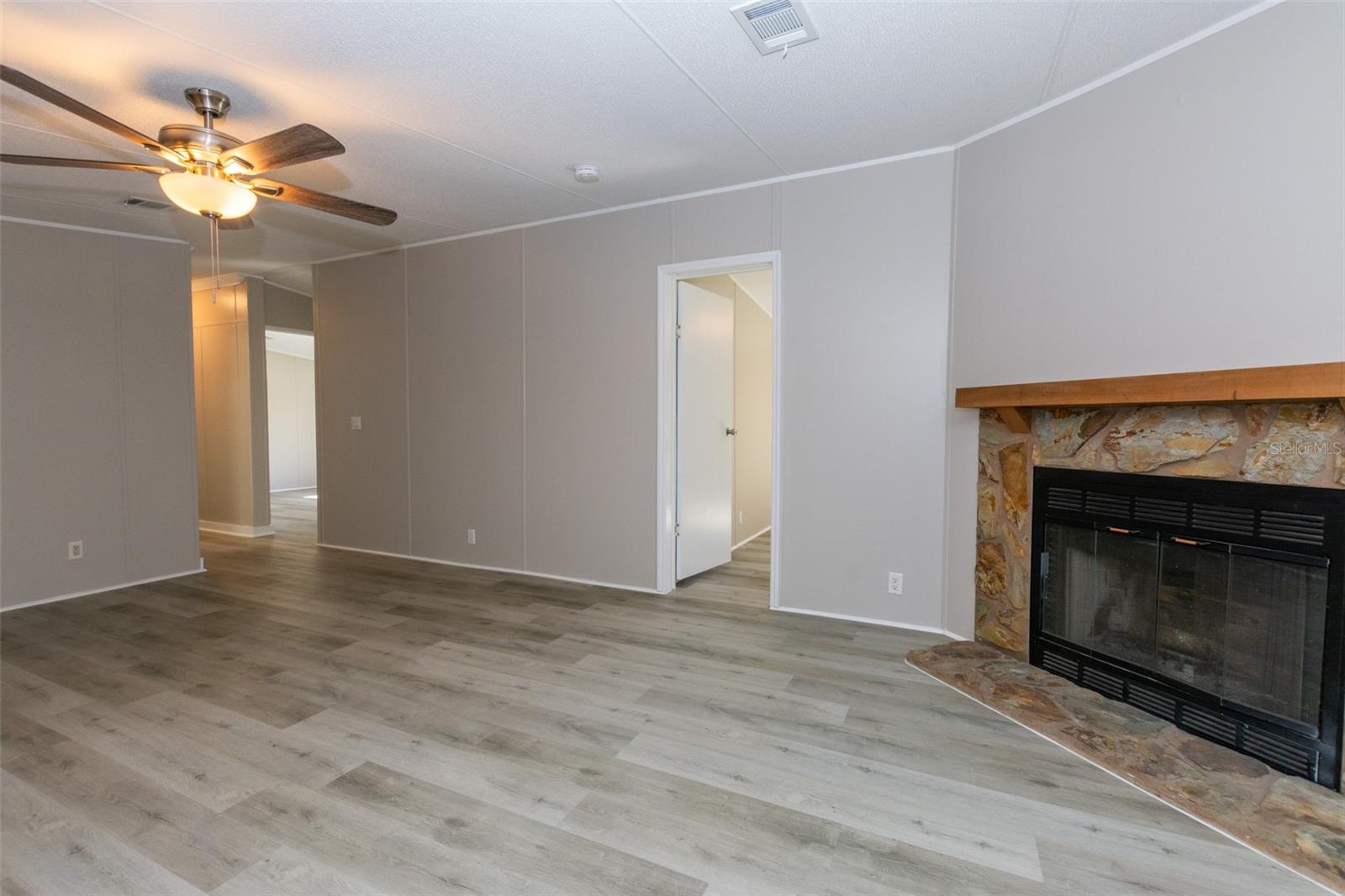 MOON LAKE ESTATES - Residential