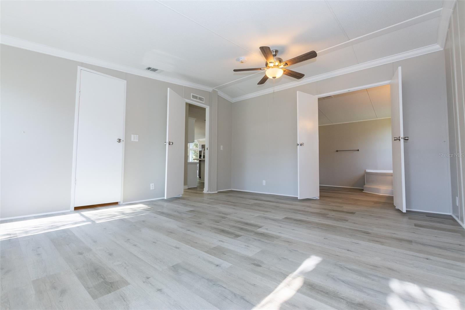 MOON LAKE ESTATES - Residential